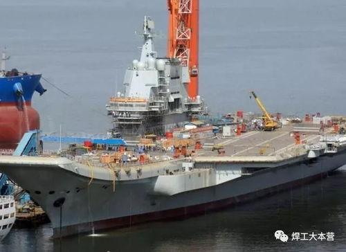 国产航母捕捞鱼视频,海上巨兽的日常休闲时光