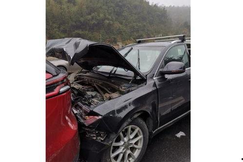 国产车和合资车相撞视频