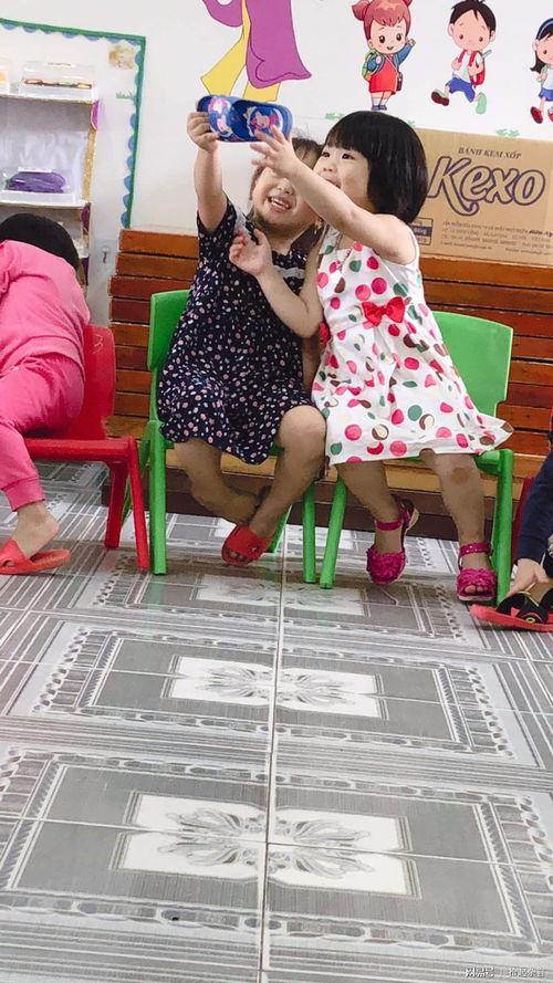 国产拖鞋女生视频在线,时尚潮流与舒适并存的视觉盛宴  第3张